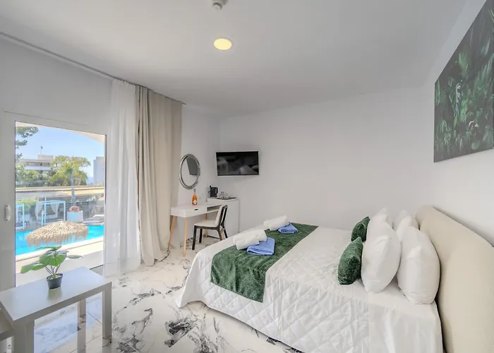 Bamboo Suites Hotel